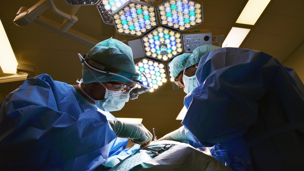 Wearable Health Tech in Korea: Real-Time Monitoring and Smart Hospitals 1
